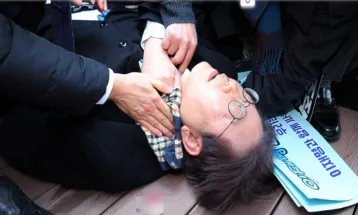 South Korea’s Opposition Leader Stabbed During Visit to Busan