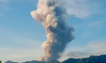 Gunung Dukono di Maluku Utara Meletus, Muntahkan Abu Setinggi 4.000 Meter