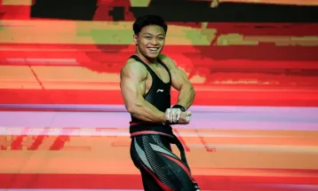 Rahmat Erwin Abdullah, Indonesian Lifter Wins 3 Gold Medals at 2024 Asian Weighlifting Championships