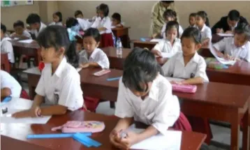 Mendikbudristek Kembali Wajibkan Pelajaran Bahasa Inggris untuk Sekolah Dasar