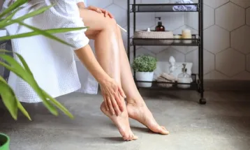 5 Tips Atasi Bau Kaki Secara Alami