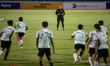 Perjalanan Karier Pelatih Timnas U-16 Nova Arianto, Pernah Pemain hingga Jadi Asisten STY