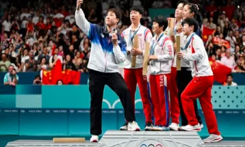 Olympic Podium Selfie Brings North, South Korea Together