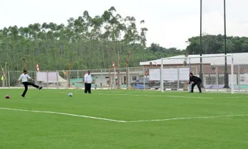 Tinjau Training Center PSSI di IKN, Jokowi: September Bisa Pakai