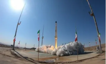 Iran Luncurkan Satelit Riset Chamran-1 ke Orbit