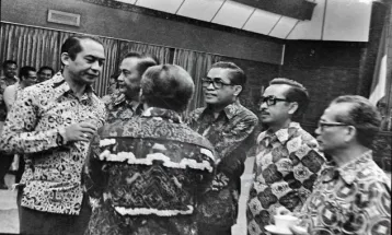 Sukses Jakarta untuk Indonesia: Malangnya Kita Andai Ali Sadikin Tak Populerkan Batik