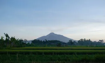 BPPTKG Catat Gunung Merapi Luncurkan Guguran Lava 21 Kali, Jarak Luncur Maksimal 1,5 KM