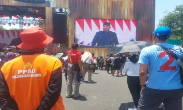 Masyarakat Antusias Tonton Pelantikan Prabowo-Gibran via Layar Besar