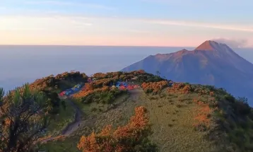 Tarif Masuk TN Gunung Merbabu Naik, Ini Harga Lengkapnya