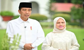 Dua Minggu Tinggal di Solo, Jokowi dan Iriana ke Jakarta Naik Pesawat Garuda