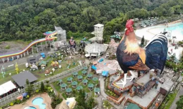 Hotel di Filipina Pecahkan Rekor Bangunan Bentuk Ayam Terbesar di Dunia