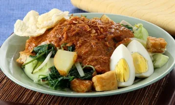 Sama-sama Berbumbu Kacang, Ini Beda Gado-gado dan Ketoprak