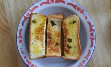 Resep Garlic Bread, Menu Sarapan Simpel Hanya Perlu 4 Bahan