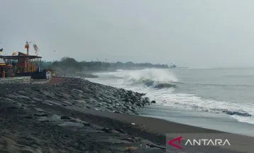 BBMKG Terbitkan Peringatan Dini Gelombang Capai 2,5 Meter di Bali