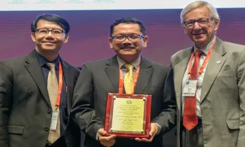 Dekan FKUI Raih Penghargaan World Gastroenterology Organization