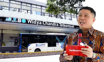 Kolaborasi Strategis Telkomsel dan Transjakarta, Resmikan Hak Penamaan Halte Widya Chandra Telkomsel