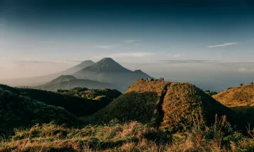 5 Gunung untuk Hiking Ramah Pemula di Momen Tahun Baru