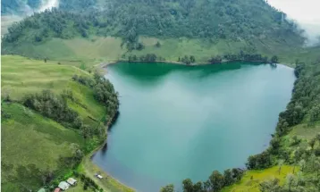 Mount Semeru Shuts Down for Climbers Until January 16