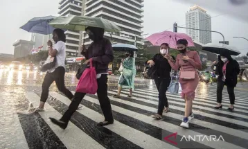 BMKG: Sebagian Wilayah Jakarta Diprakirakan Hujan Disertai Petir