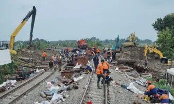 30 Semarang-Surabaya Train Routes Diverted Until February 5