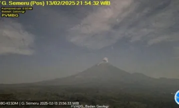 Gunung Semeru Kembali Erupsi pada Kamis Malam