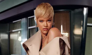 Rihanna Mengkonfirmasi Tengah Garap Album Kesembilan