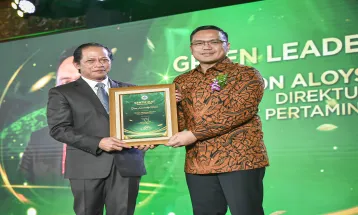 Dirut Pertamina Raih Green Leadership Utama dari KLH