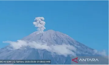 Mount Semeru Is on Alert Status Following Eruption