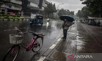 BMKG: Sebagian Jakarta Diprakirakan Hujan Sabtu Siang hingga Malam