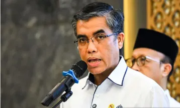 Menaker Terbitkan SE Pelaksanaan Pemberian THR 2025 untuk Pekerja